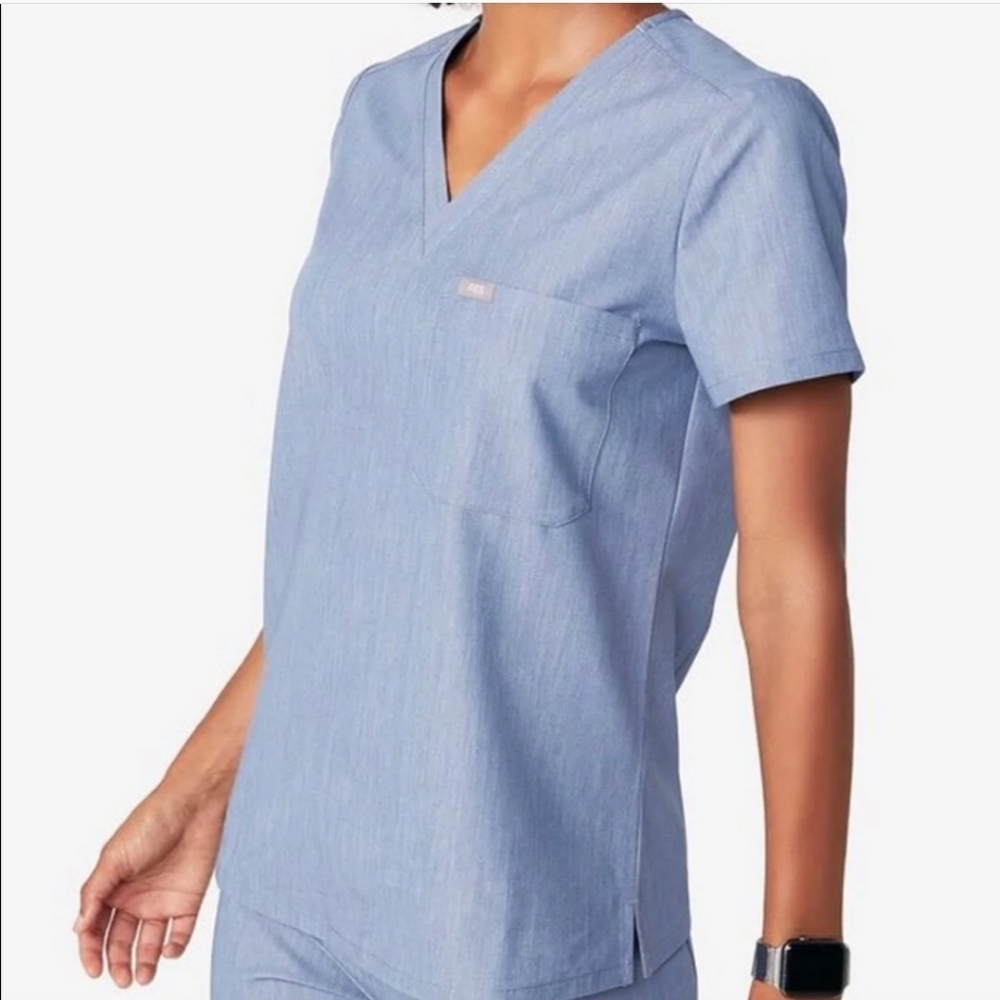 FIGS Catarina One-Pocket Scrubs Top Size XS in Heathered Indigo
